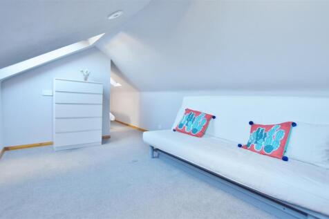 top bedroom 1.jpg