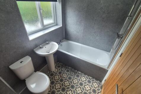 4BPH Bathroom 1.jpeg