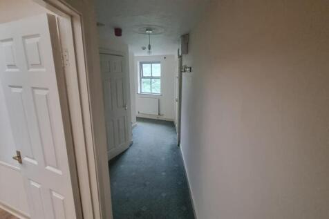 2CB Hallway 1.jpeg