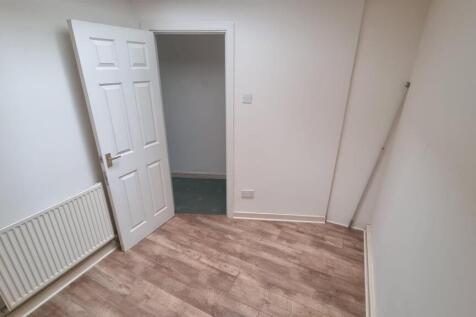 2CB Bedroom 2 3.jpeg