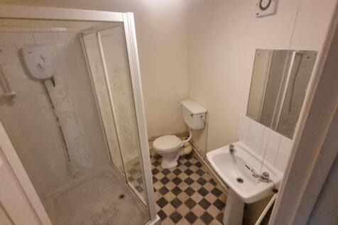 2CB Bathroom 1.jpeg