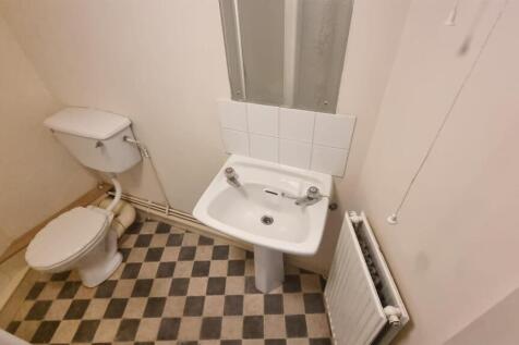2CB Bathroom 2.jpeg