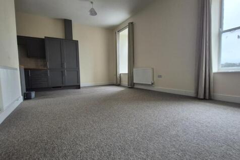 Living room 2.jpeg