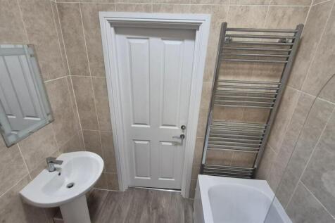 Bathroom 1.jpeg