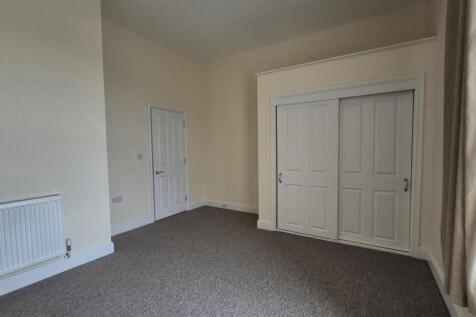 Bedroom 1 1.jpg