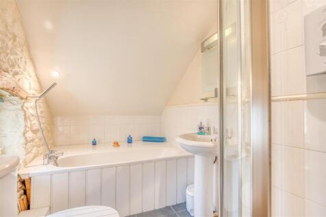 corn loft bath.jpg