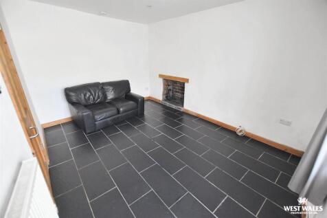 living room 1.jpg
