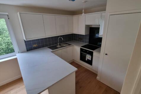 9HC Kitchen.jpeg