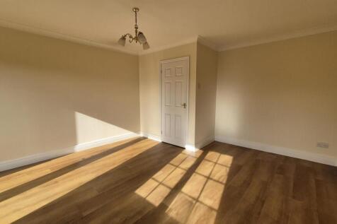 85aCR Living-room 2.jpeg