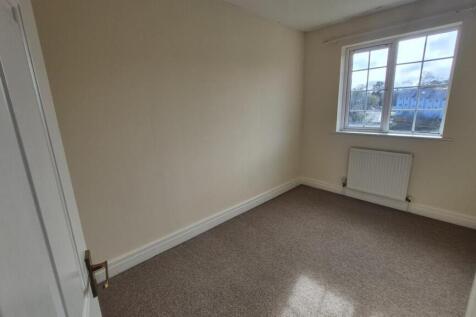 85aCR Bedroom 2 3.jpeg