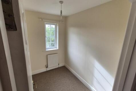 85aCR Bedroom 3 2.jpeg