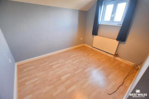 4 - 2025-11-13T210249.202.jpg