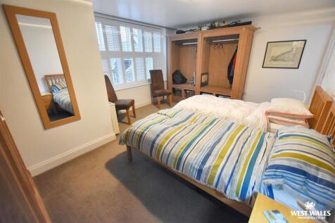 5 - 2025-11-17T124901.510.jpg