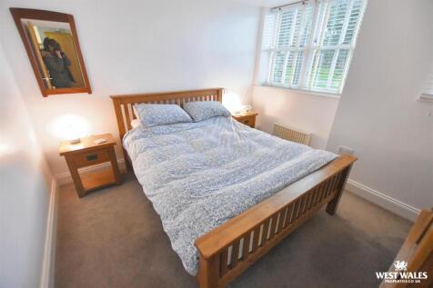 4 - 2025-11-17T124900.629.jpg