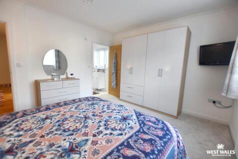 2 - 2025-11-13T210458.820.jpg