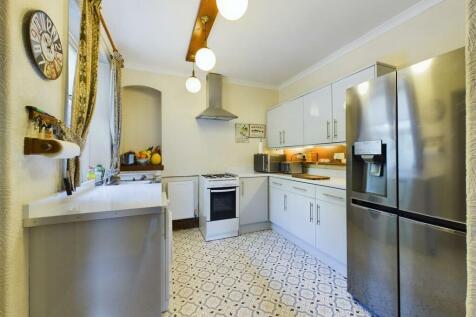 Kitchen 1.jpg