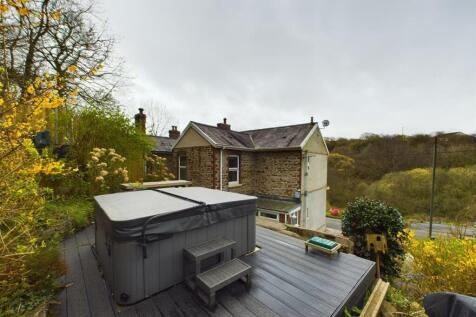 CAM03055G0-PR0074-STILL029.jpg