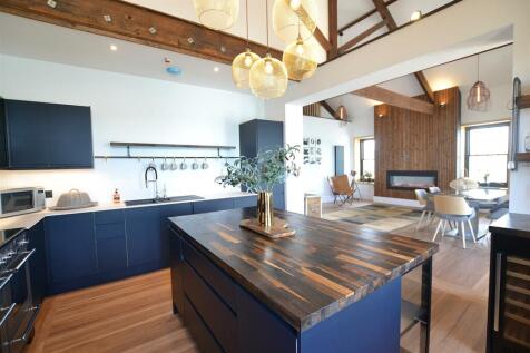 kitchen..JPG