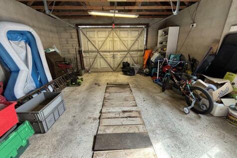 Garage 2.jpg
