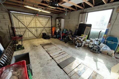 Garage 1.jpg