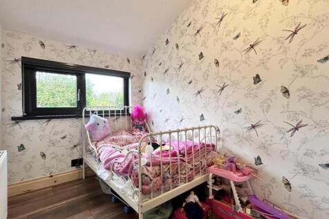 Bedroom 1.jpg