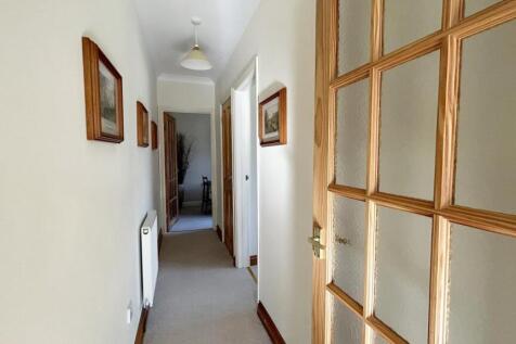 Hallway 2.jpg