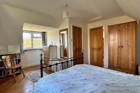 Bedroom 1.jpg