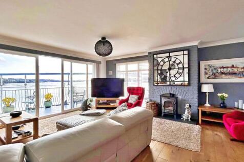 Living Room.jpg