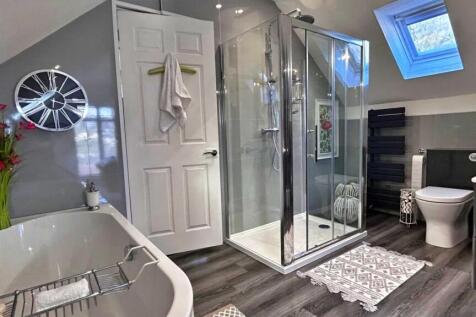Ensuite 3.jpg