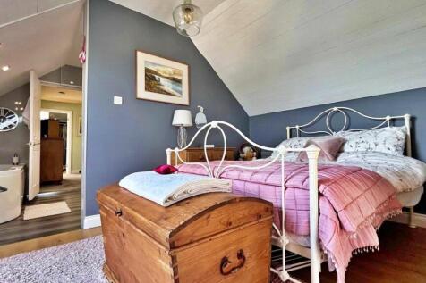 Bedroom 4.jpg