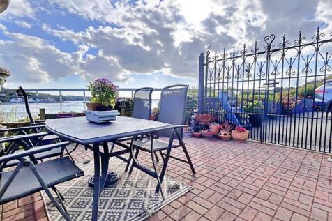 Patio 1.jpg