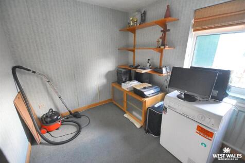 5 - 2025-10-26T202201.750.jpg