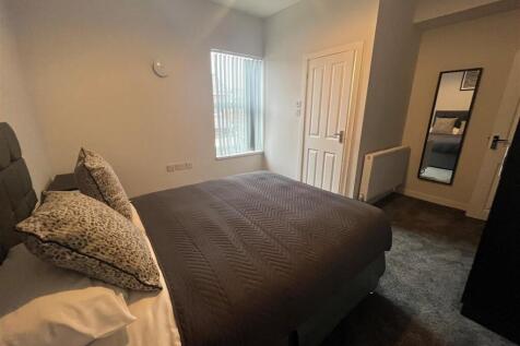 Bed 3.jpg