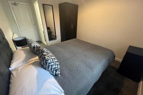 Bedroom 4 -1.jpg