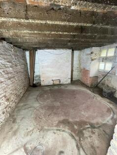 Basement 1.jpg