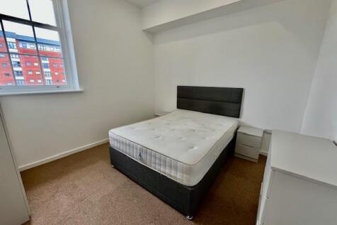 bedroom230.jpg