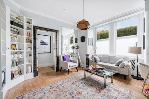 18 Gunnersbury Lane-3.jpg