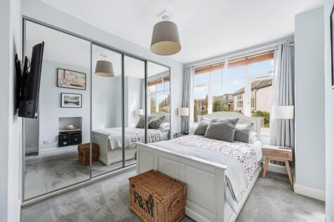 18 Gunnersbury Lane-11.jpg