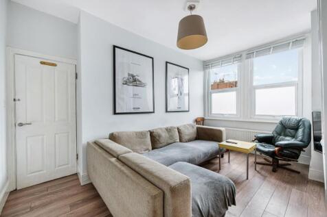 18 Gunnersbury Lane-14.jpg
