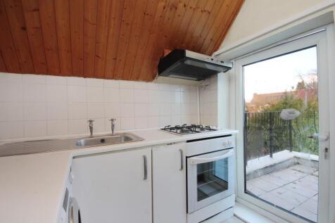 GV- F5 - 17 Rosemont Rd (11).jpg