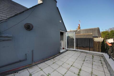 GV- F5 - 17 Rosemont Rd (17).jpg