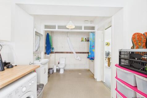 Utility/Shower Room