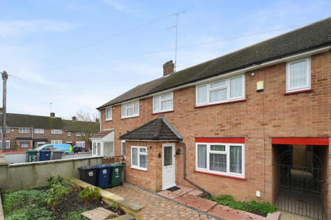Four Bedroom House in NW7