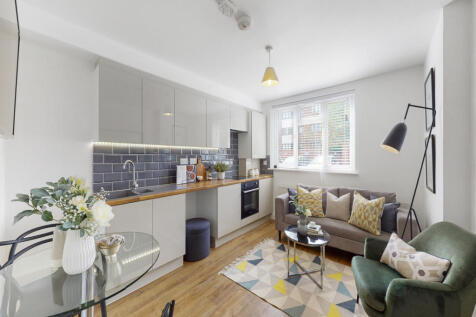 Stunning Two Bedroom Ground Floor Flat