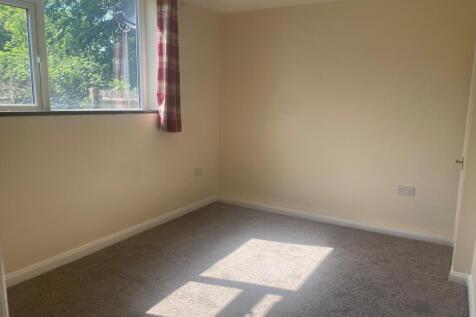 Intalbury Avenue, Aylesbury, HP19