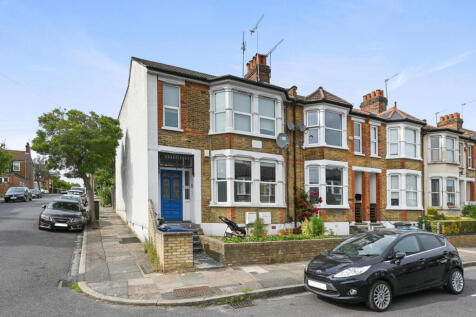 GLEBE ROAD N3 2BA