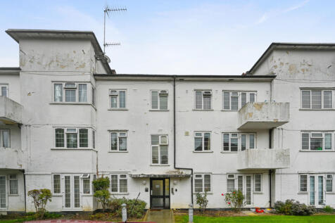 2 bed flat for sale Beech Lawns, London N12