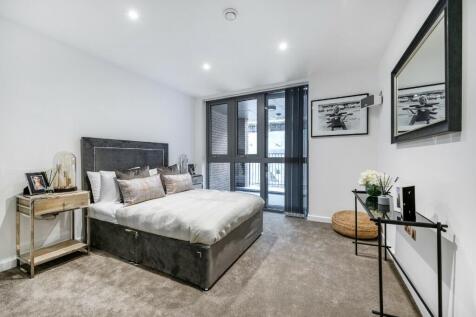 Main Bedroom(1)
