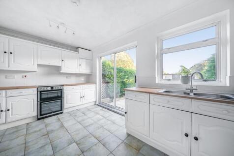 Kitchen/Breakfast...