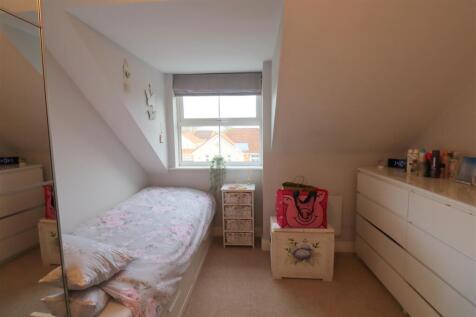 BEDROOM 2.JPG